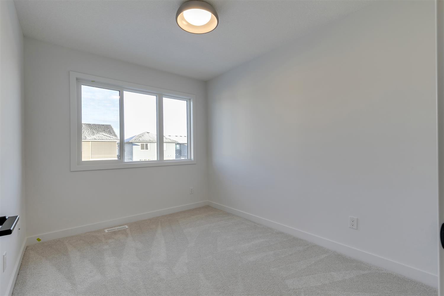 419 Clydesdale Avenue, Cochrane — photo 19