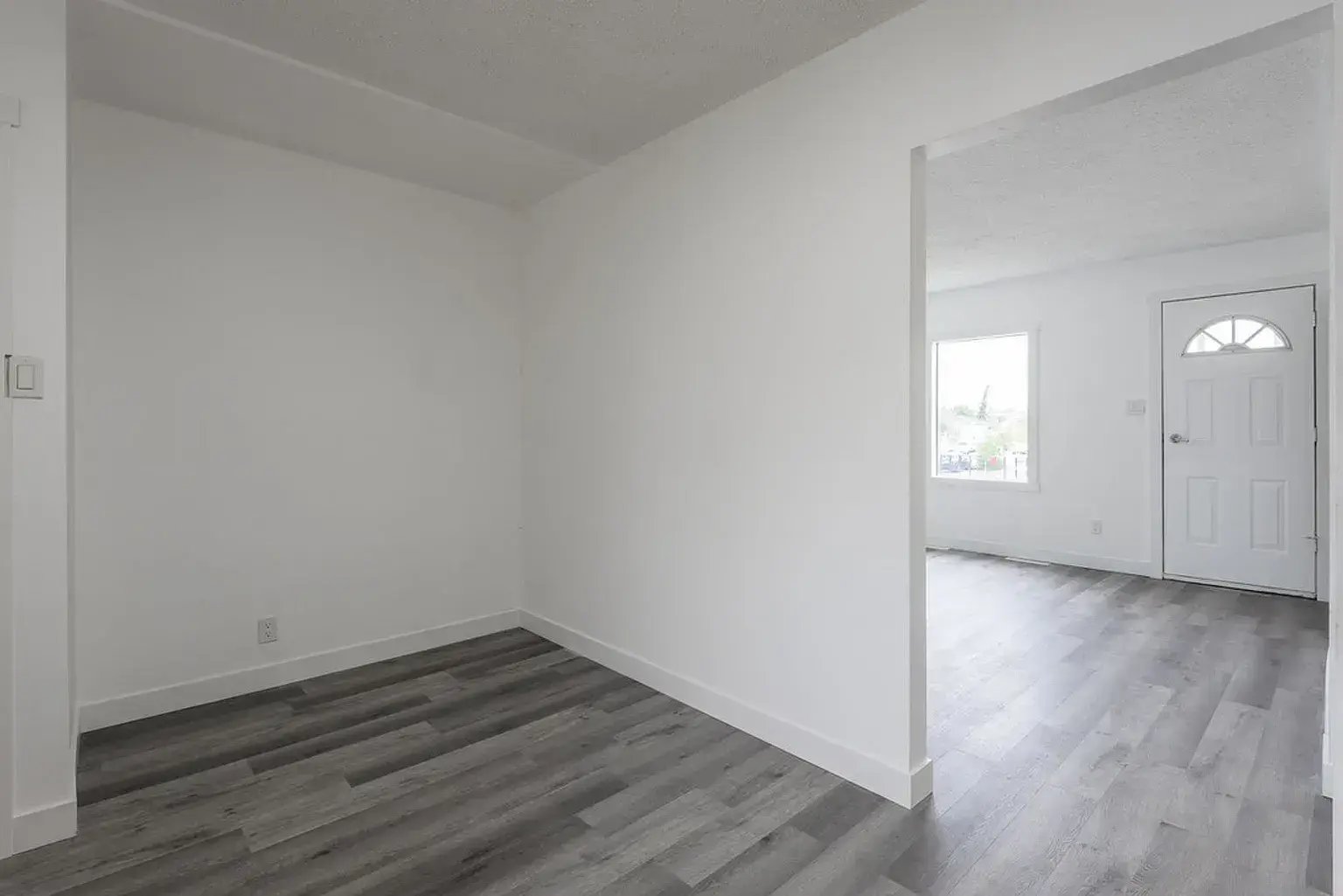 1831 44 St SE, Calgary — photo 4