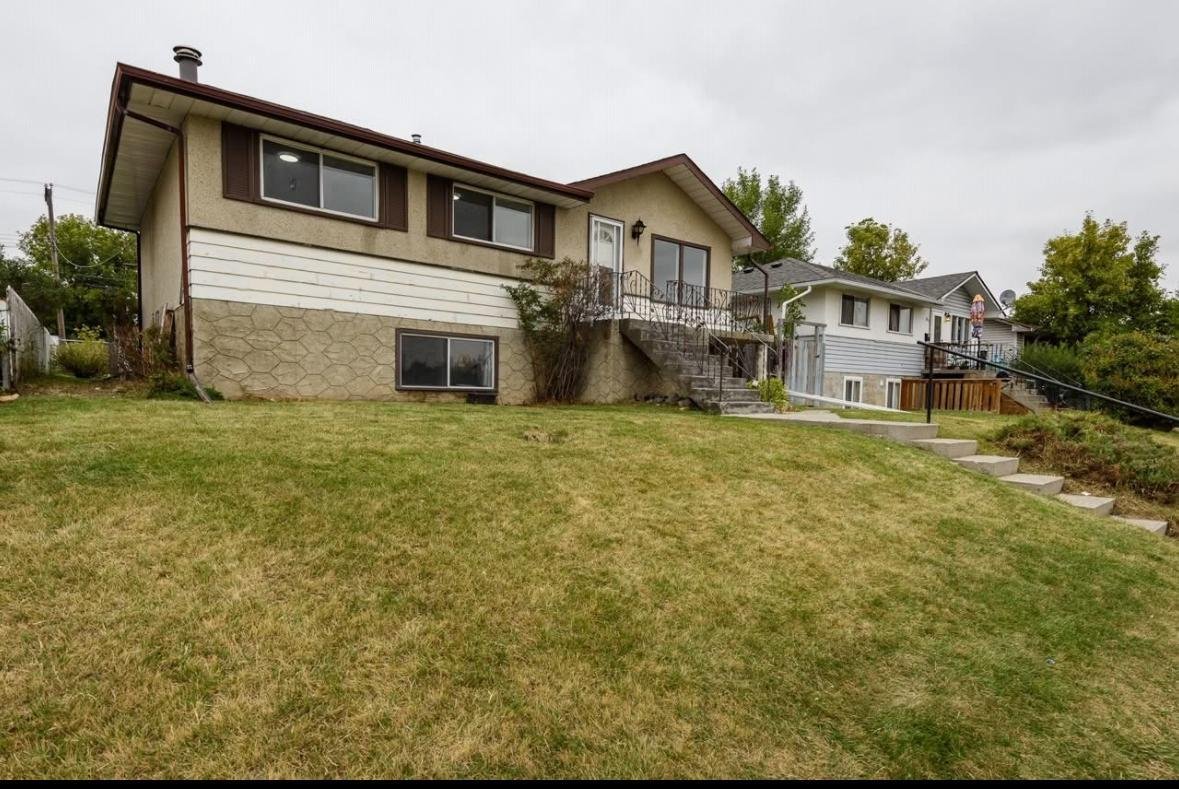 1831 44 St SE, Calgary