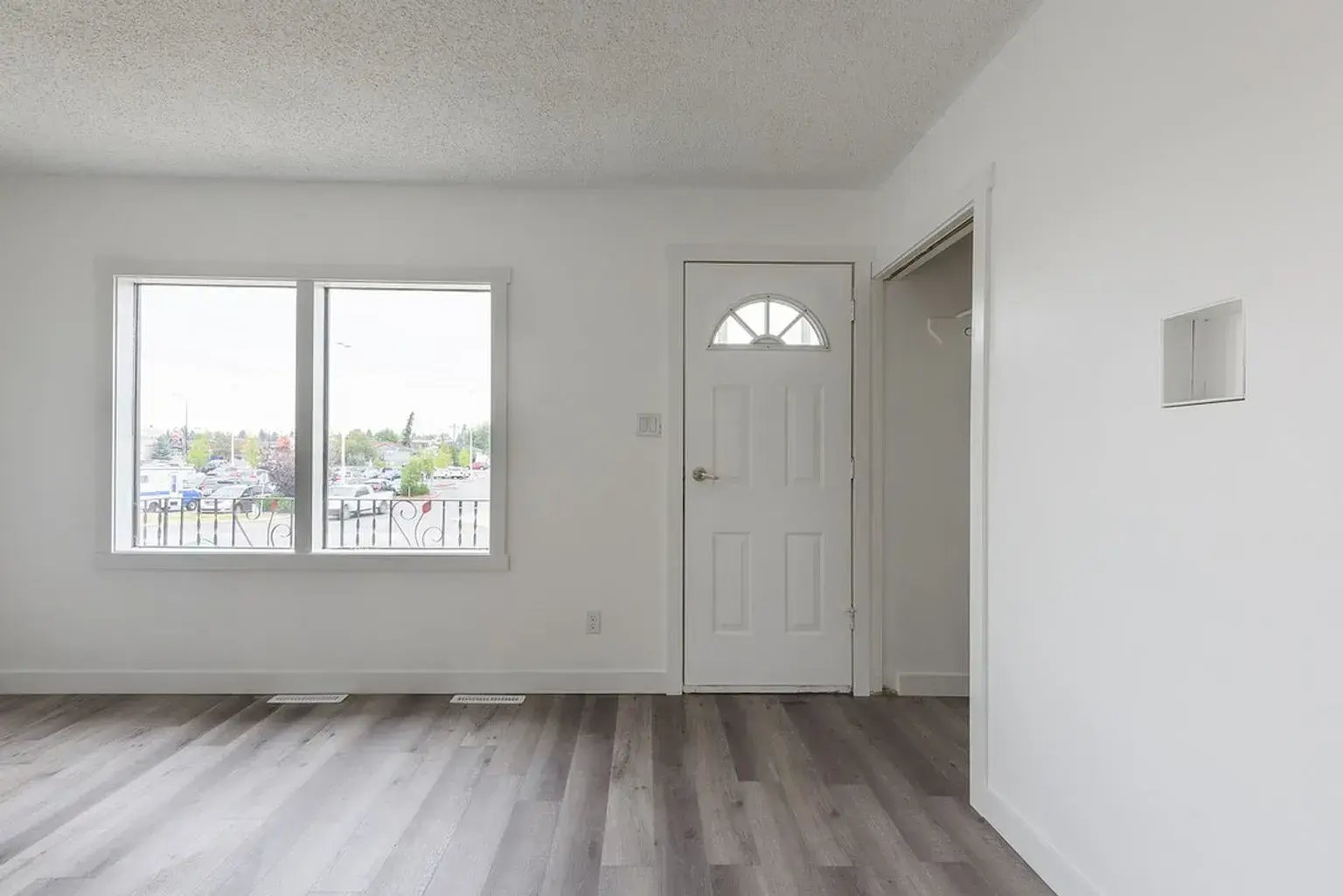 1831 44 St SE, Calgary — photo 6