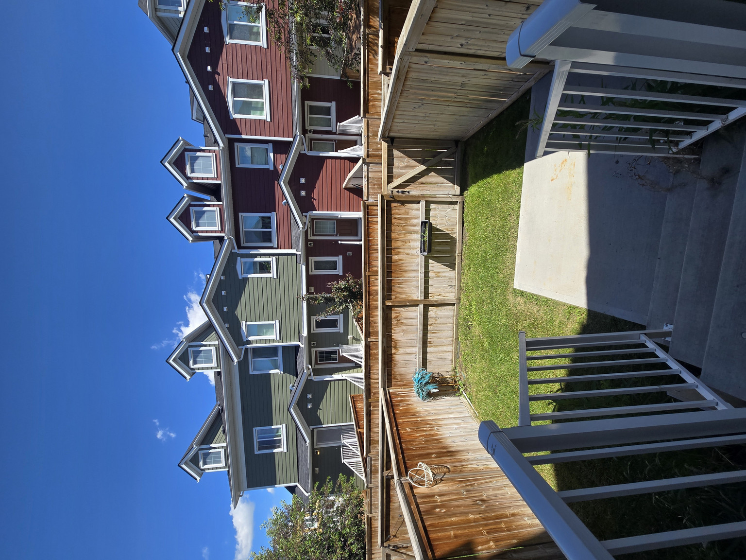 2400 Ravenswood View SE, Airdrie — photo 2