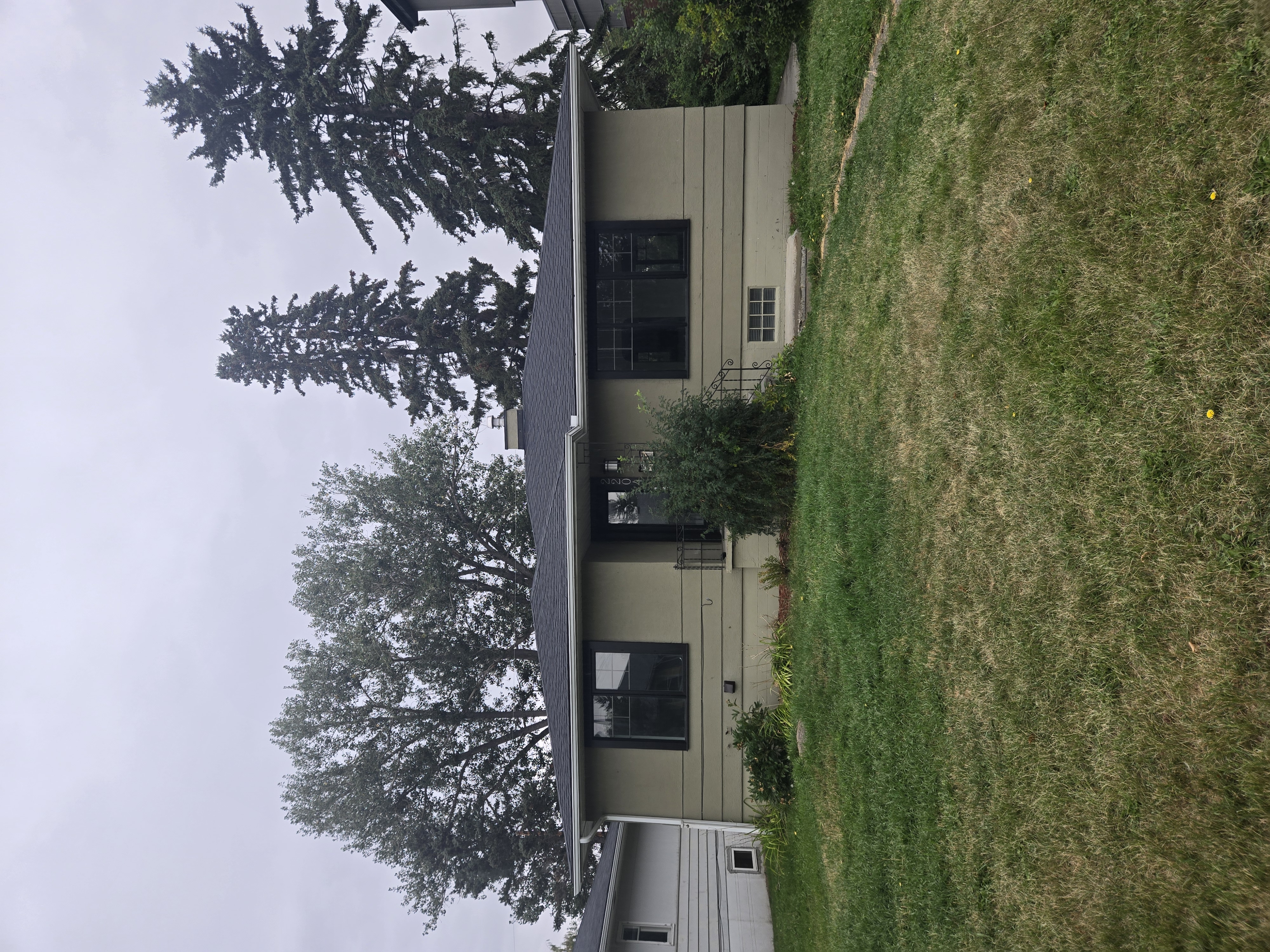 2204 25 Ave NW, Calgary