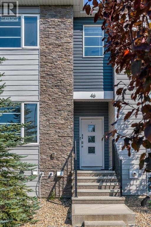 46 Midtown Blvd SW, Airdrie — photo 2