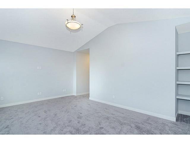 227 Ravenscroft Green SE, Airdrie — photo 5